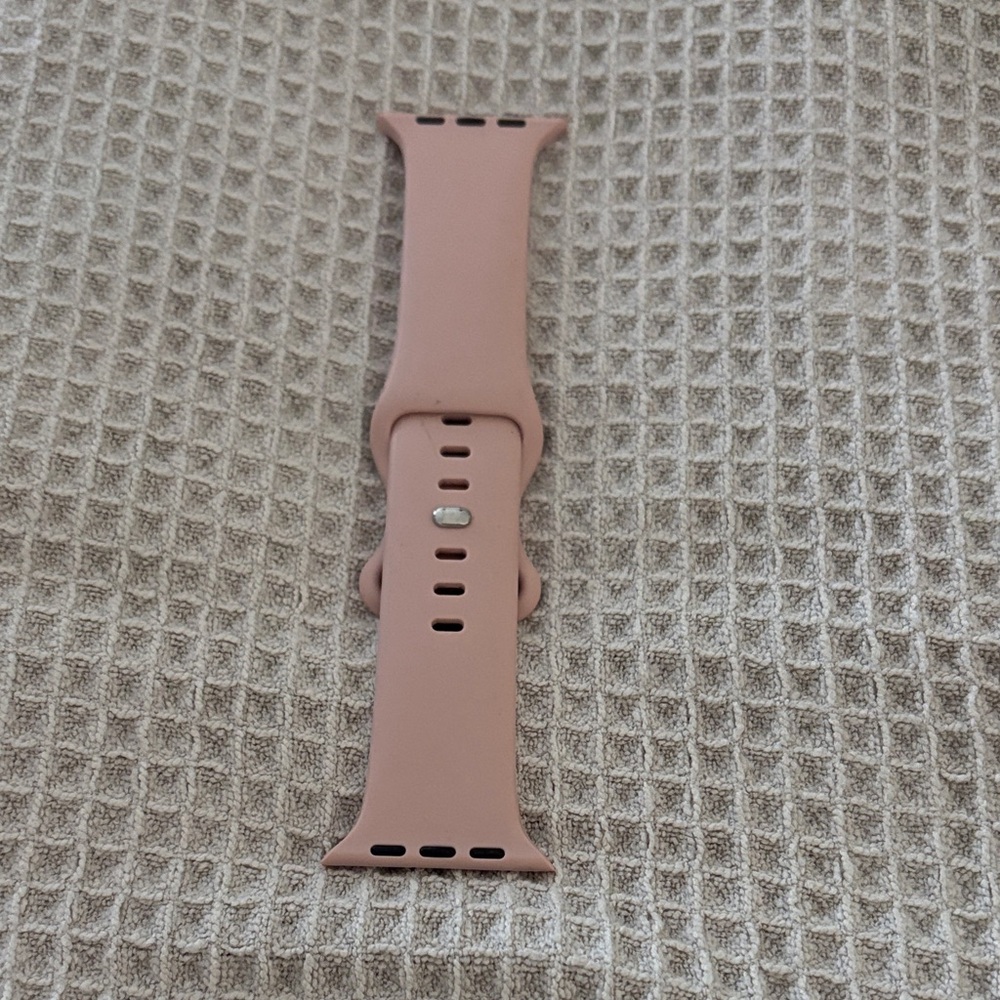 ❇️SALE❇️Silicone Apple Watch Band - Dusty Rose